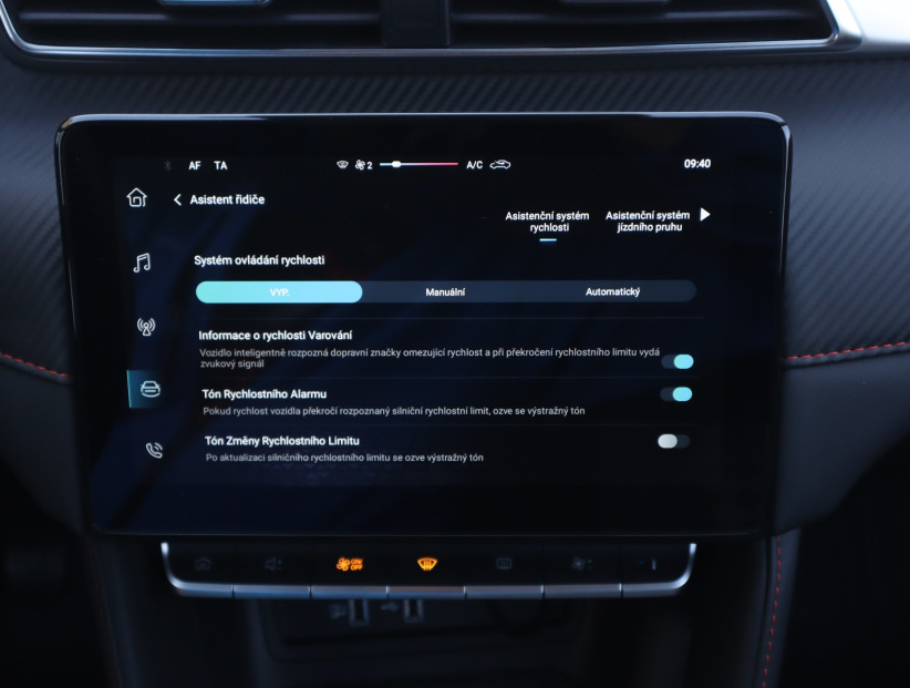 MG ZS SUV, 2025