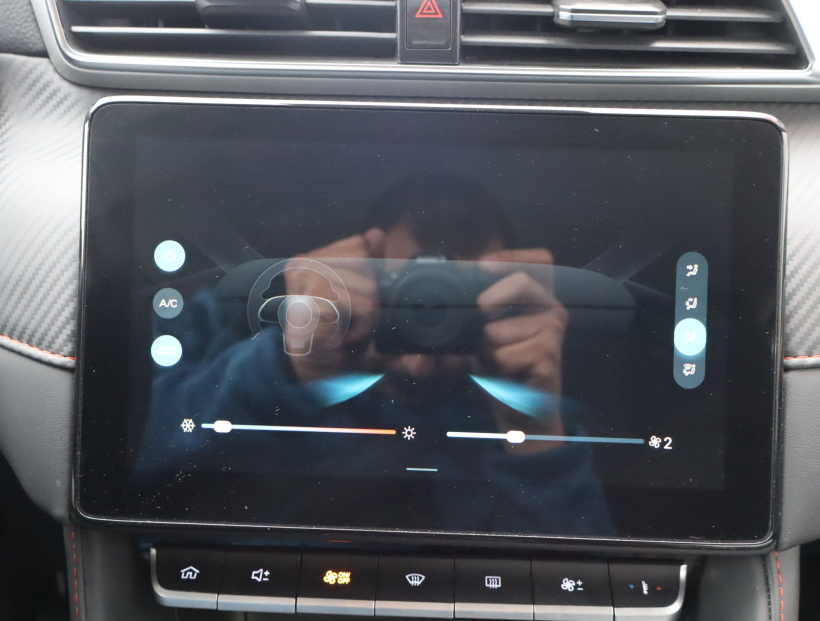 MG ZS SUV, 2025