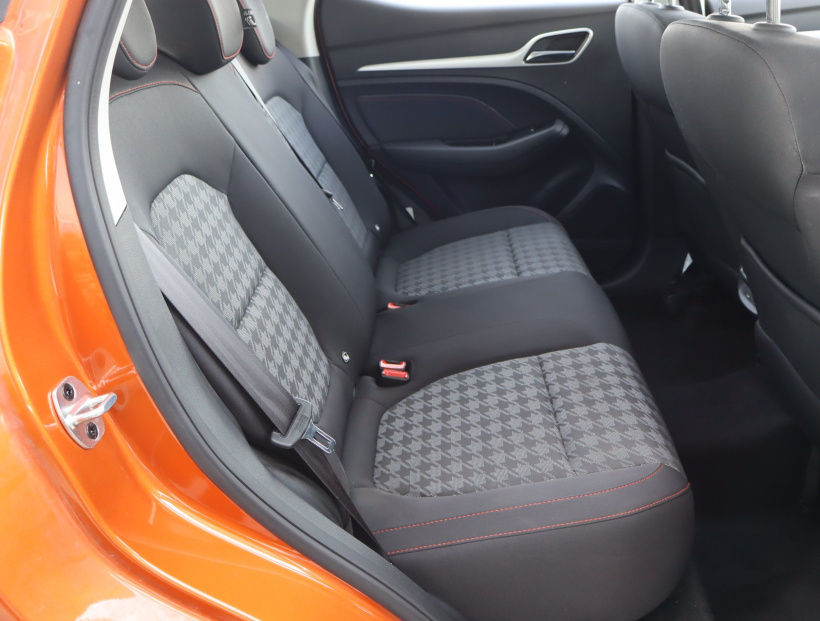 MG ZS SUV, 2025