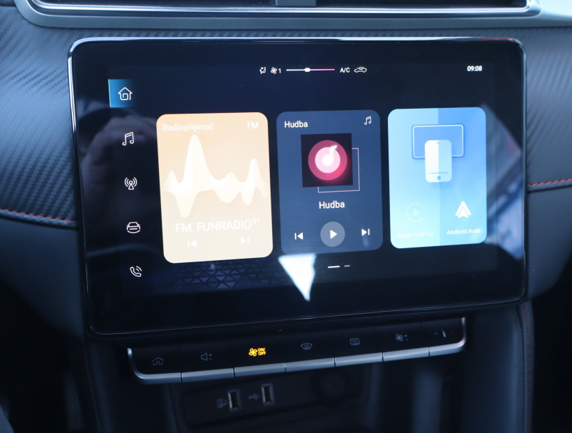 MG ZS SUV, 2025