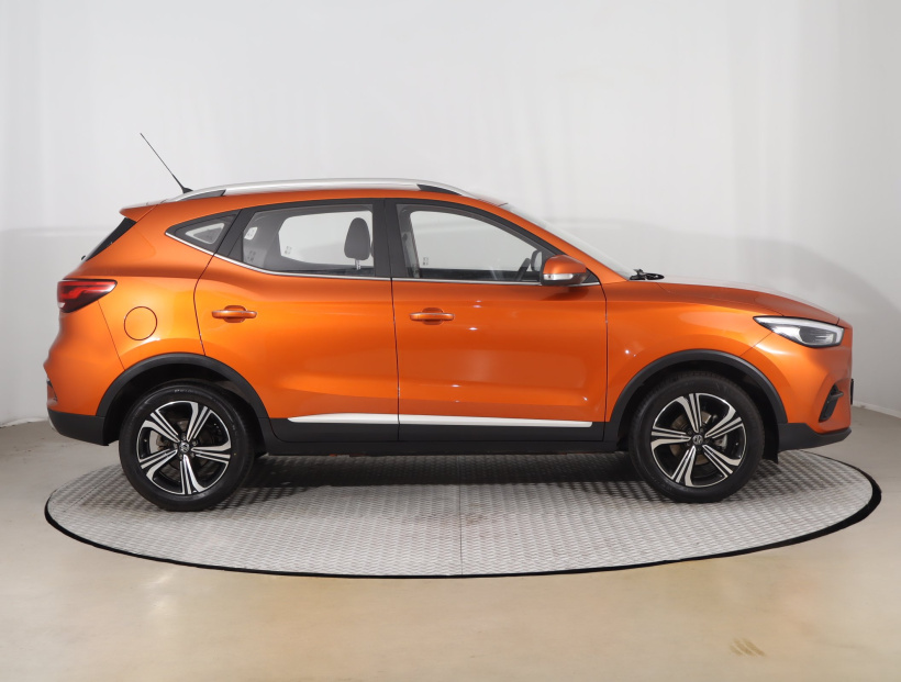MG ZS SUV, 2025