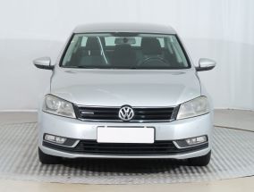 Volkswagen Passat - 2011