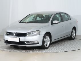 Volkswagen Passat - 2011