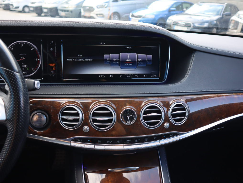 Mercedes-Benz S