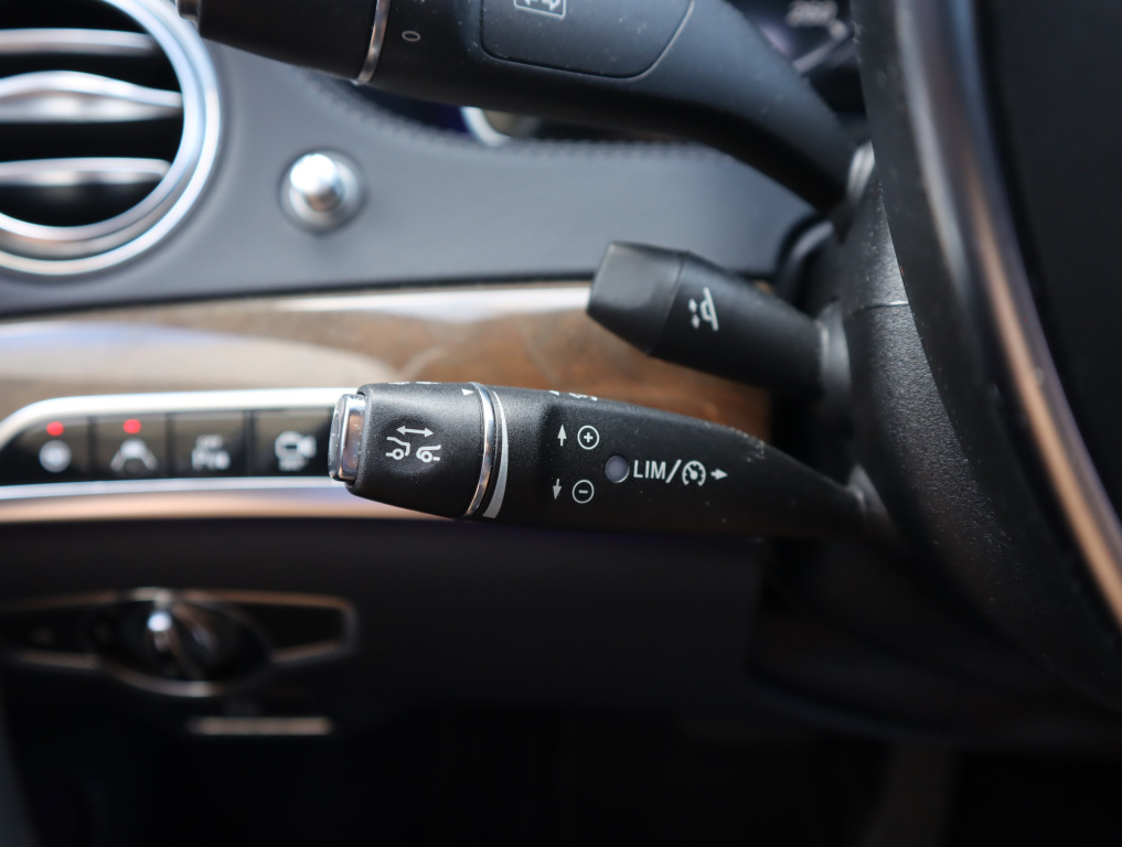 Mercedes-Benz S