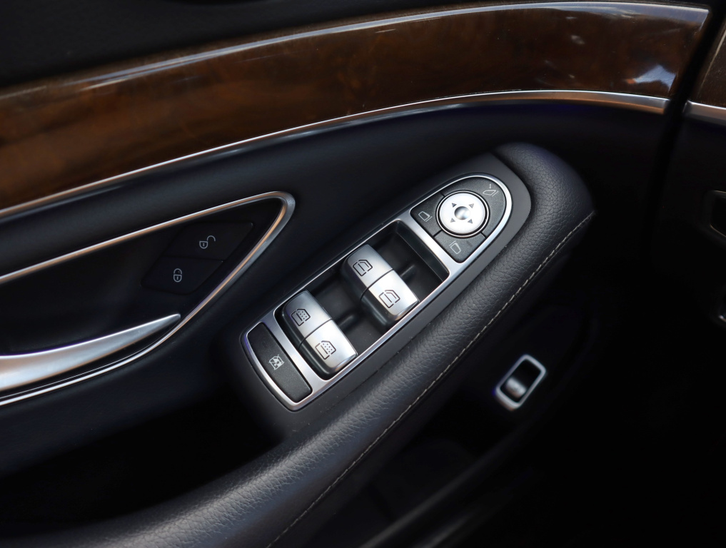 Mercedes-Benz S