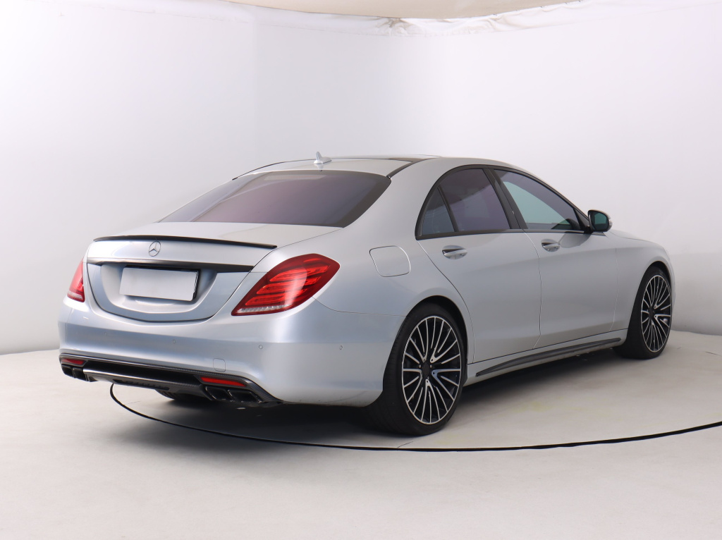 Mercedes-Benz S
