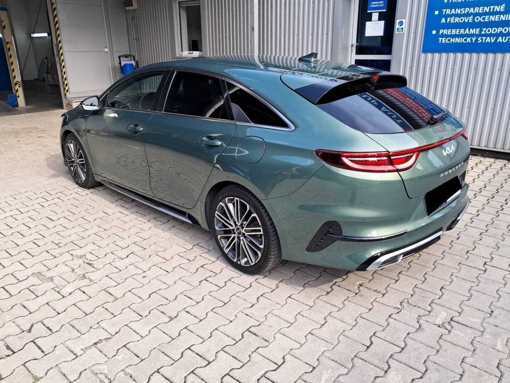 Kia ProCeed