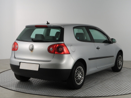 Volkswagen Golf 2004