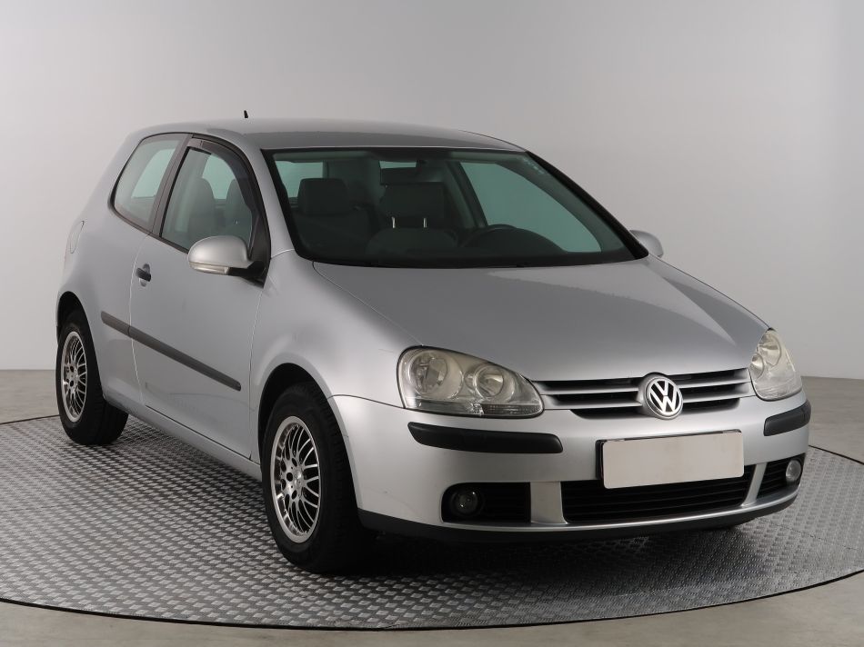 Volkswagen Golf - 2004