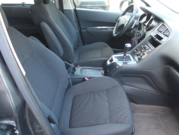 Peugeot 5008 2013