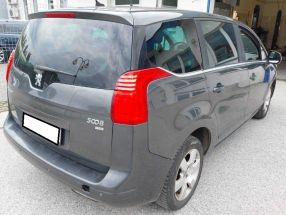 Peugeot 5008 - 2013