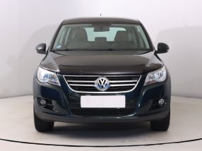 Volkswagen Tiguan - 2011