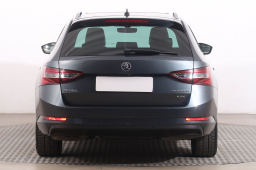 Škoda Superb 2016