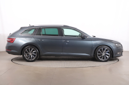 Škoda Superb 2016