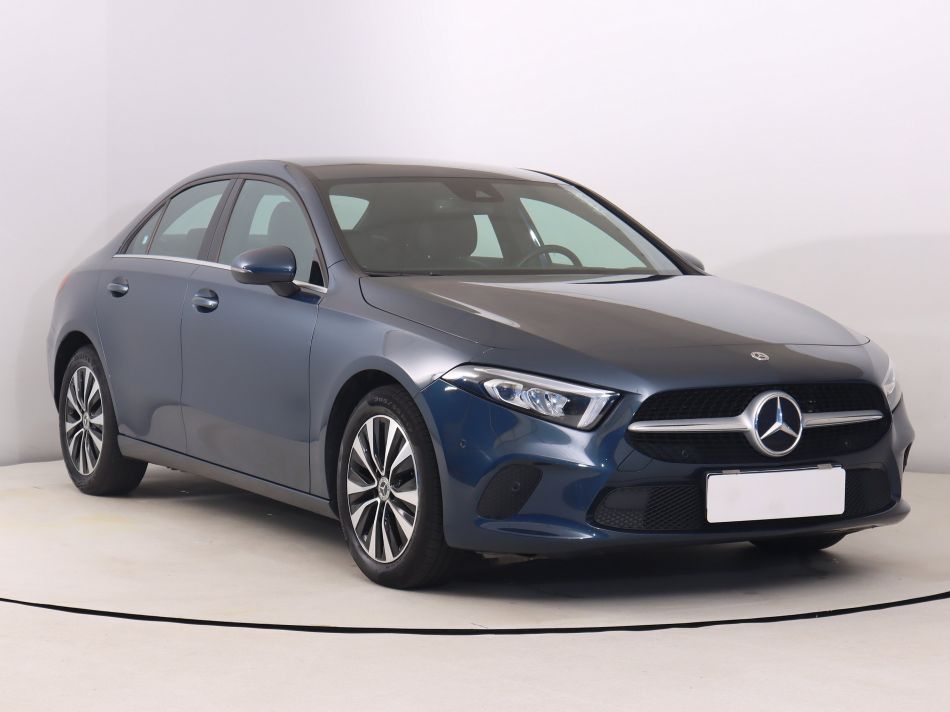 Mercedes-Benz A - 2022