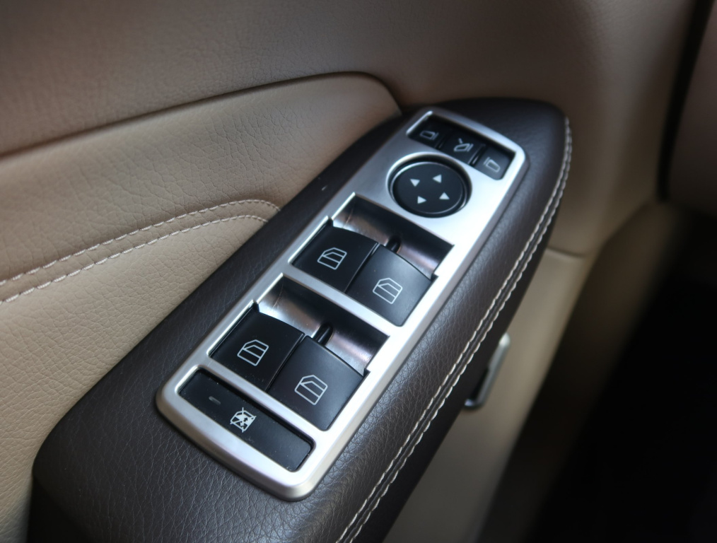 Mercedes-Benz ML