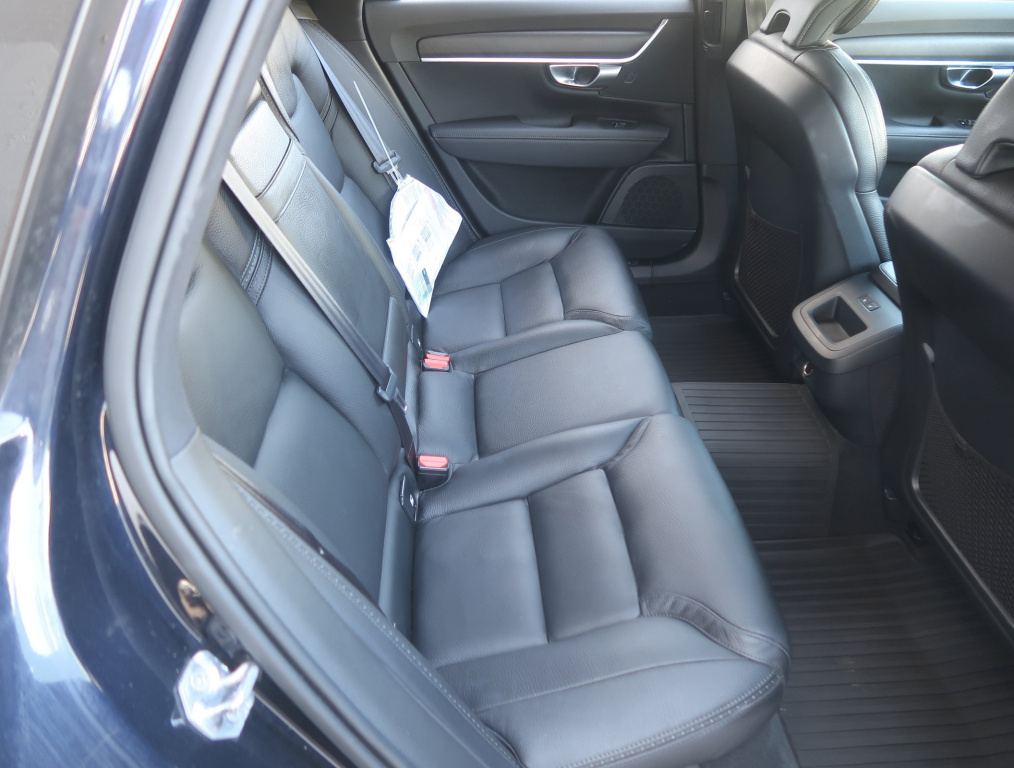 Volvo V90 Cross Country
