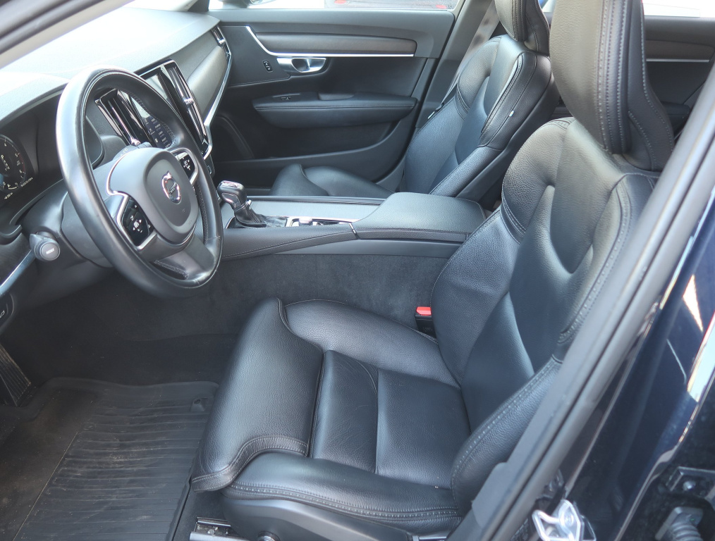 Volvo V90 Cross Country