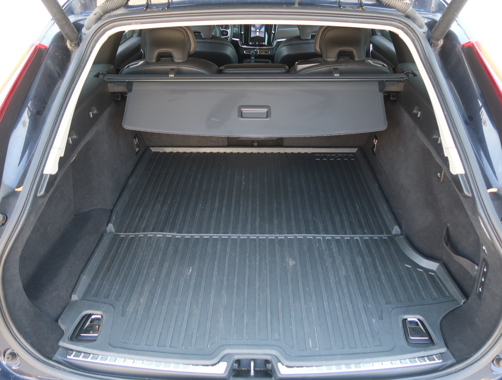Volvo V90 Cross Country