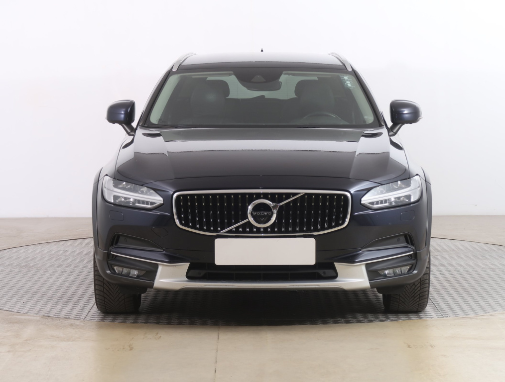 Volvo V90 Cross Country
