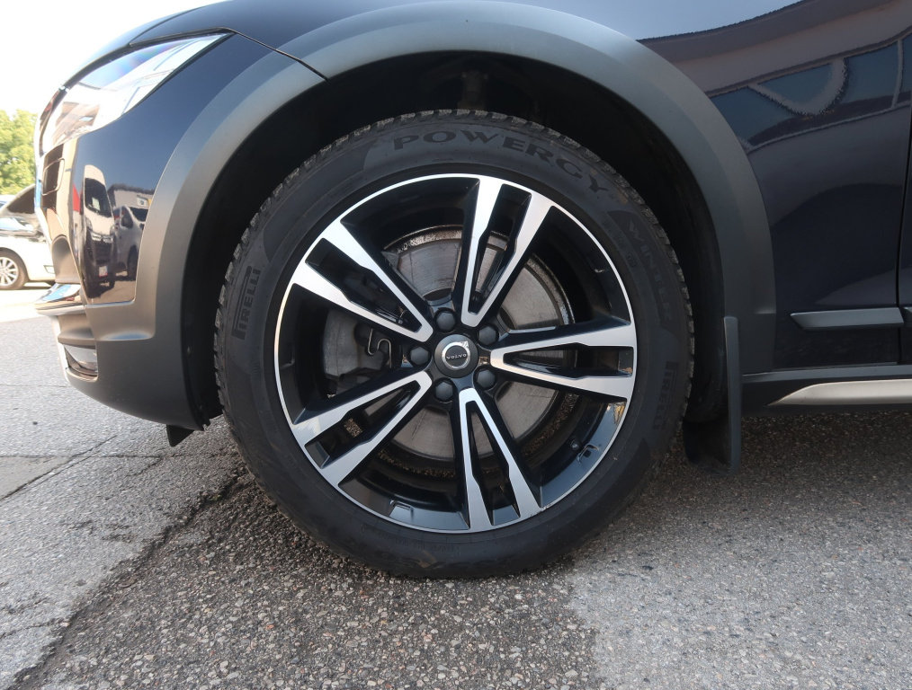 Volvo V90 Cross Country