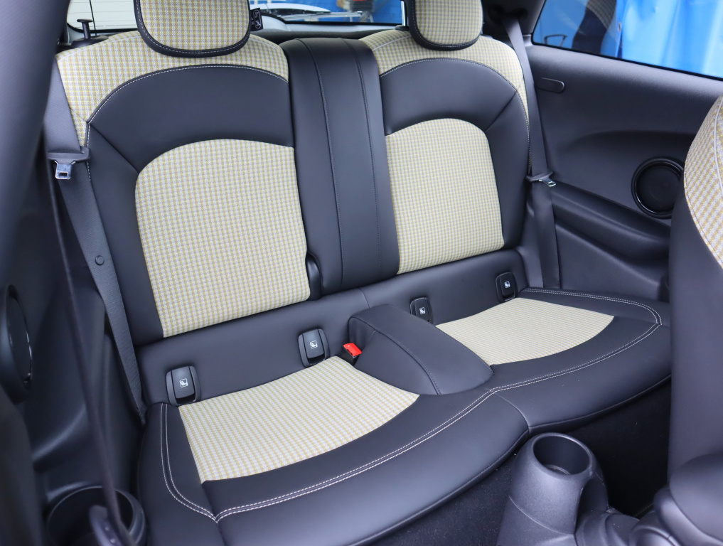 MINI 3-door