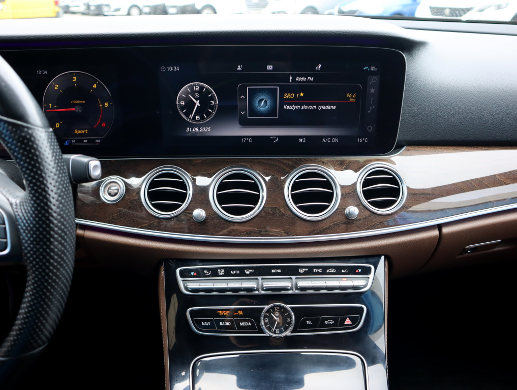 Mercedes-Benz E