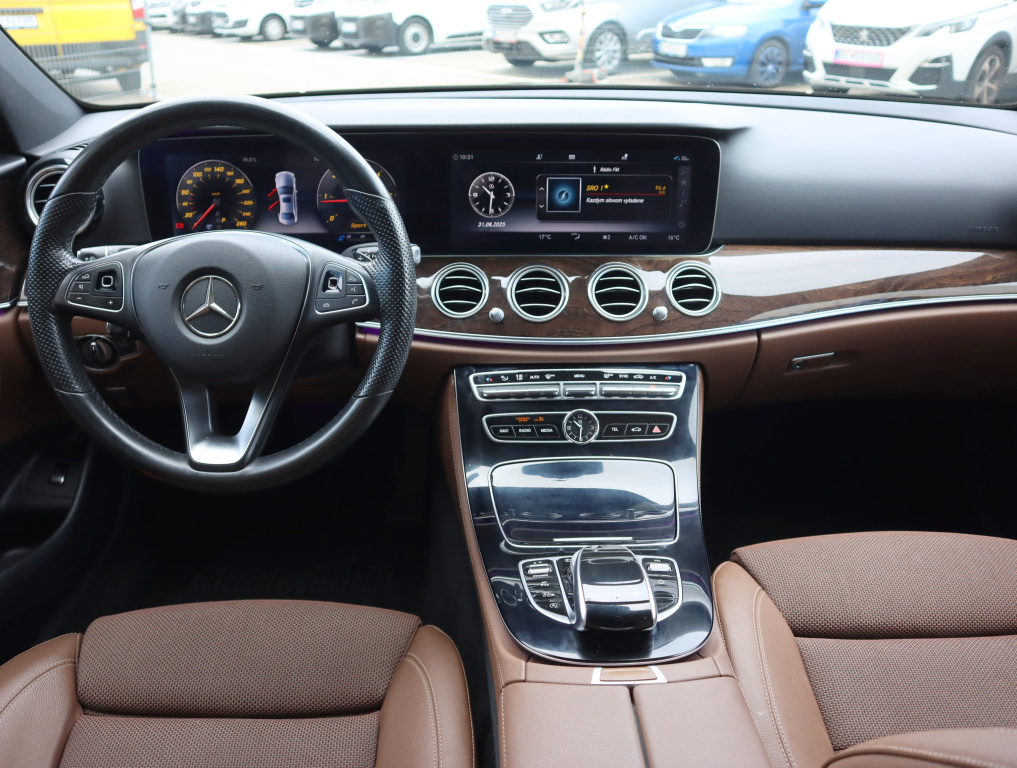 Mercedes-Benz E