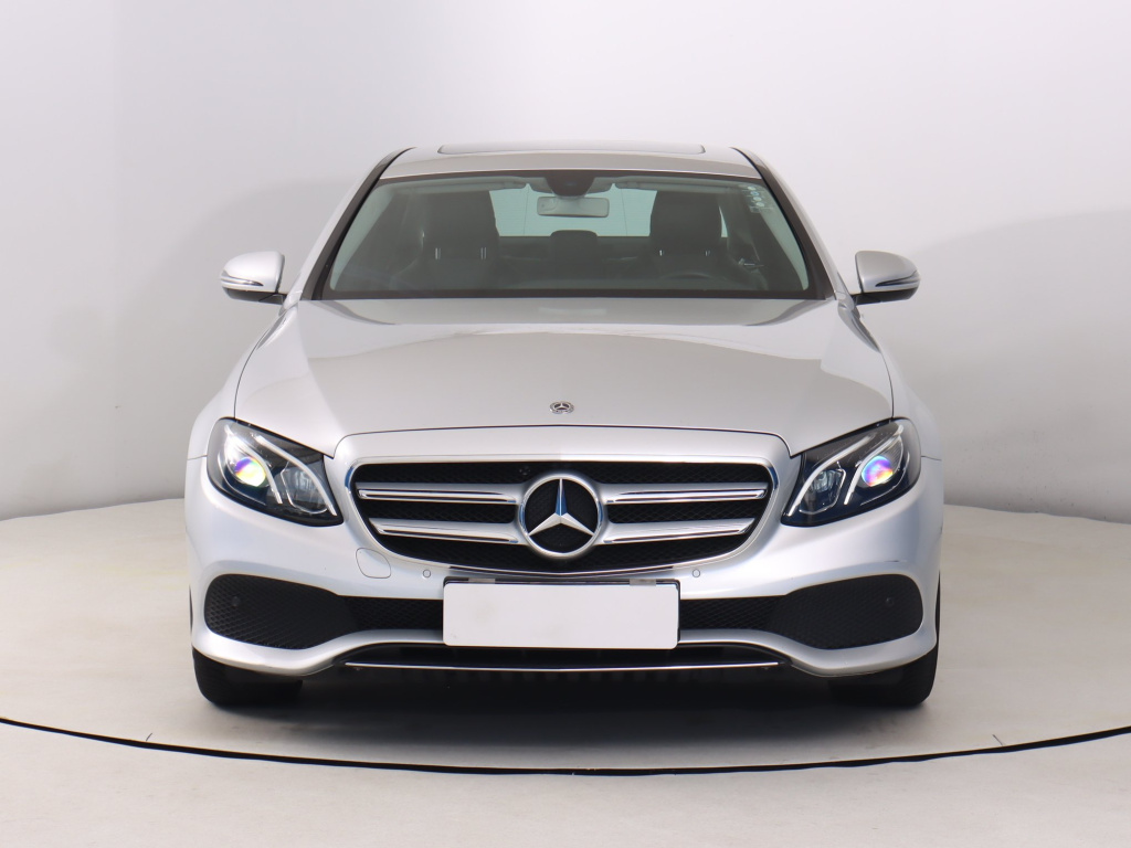 Mercedes-Benz E