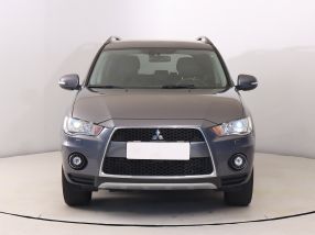 Mitsubishi Outlander - 2011