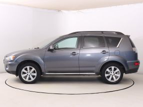 Mitsubishi Outlander - 2011