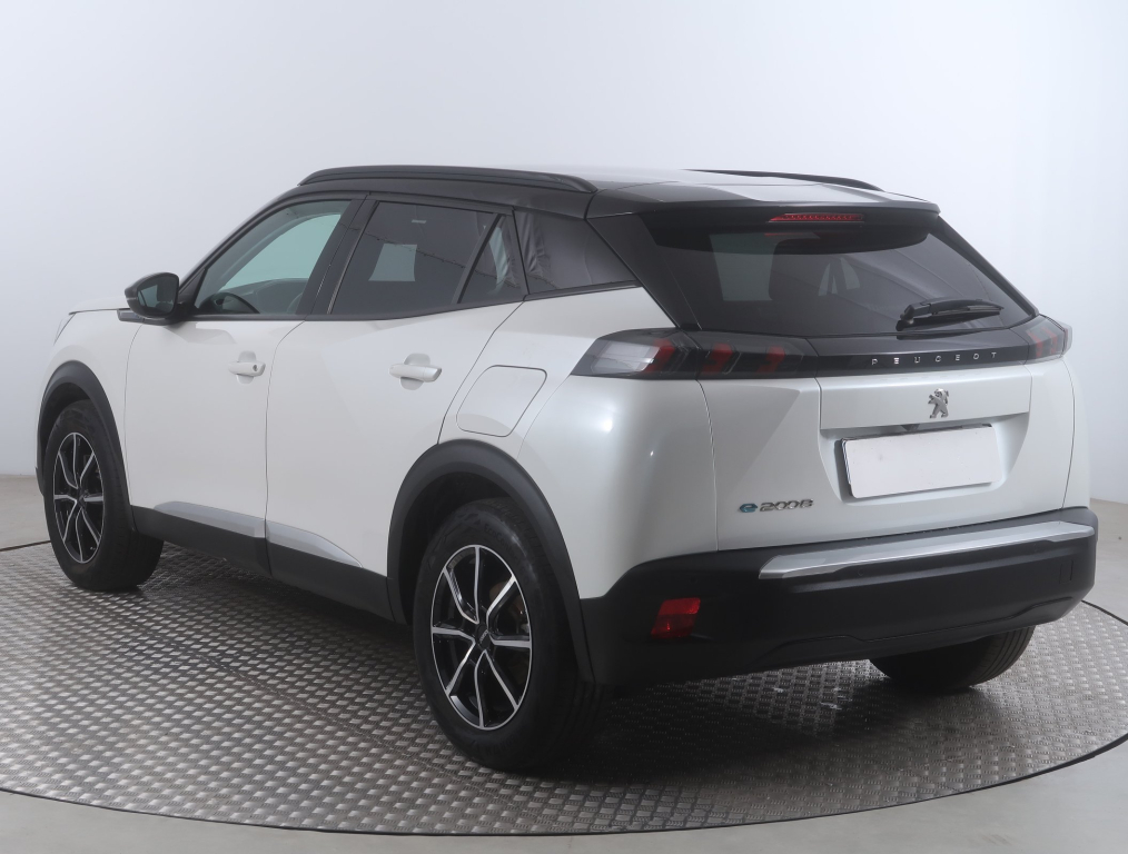 Peugeot e-2008