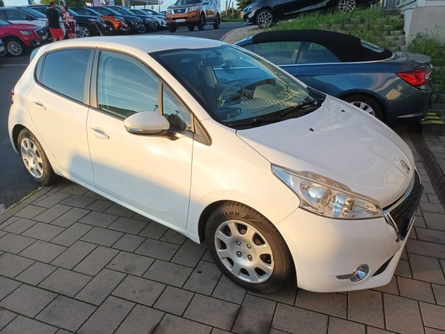 Peugeot 208 2014