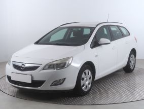 Opel Astra - 2012