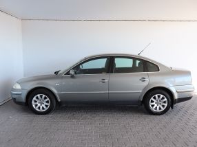Volkswagen Passat - 2003