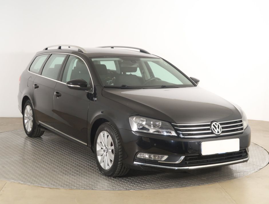 Volkswagen Passat - 2011