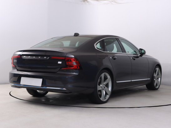 Volvo S90 T8 AWD