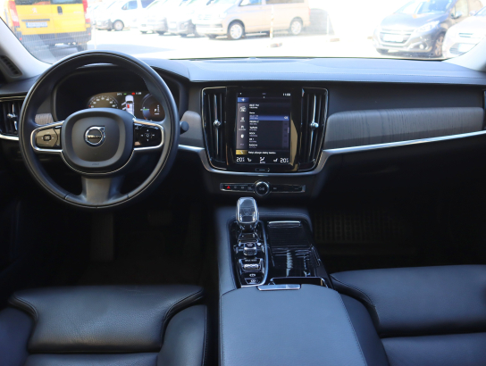 Volvo S90 T8 AWD