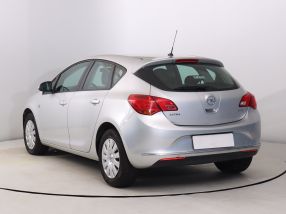 Opel Astra - 2013