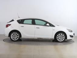 Opel Astra 2012
