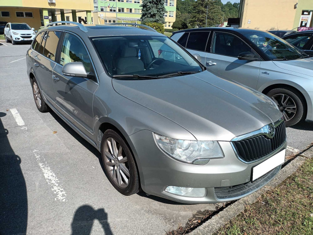 Škoda Superb 2011