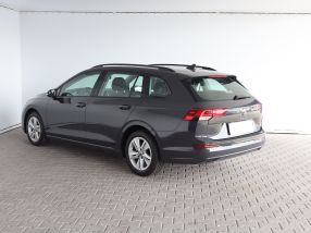 Volkswagen Golf - 2021
