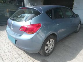 Opel Astra - 2012