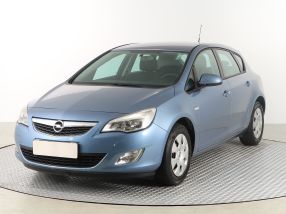 Opel Astra - 2012