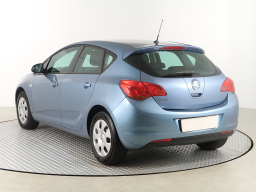 Opel Astra 2012