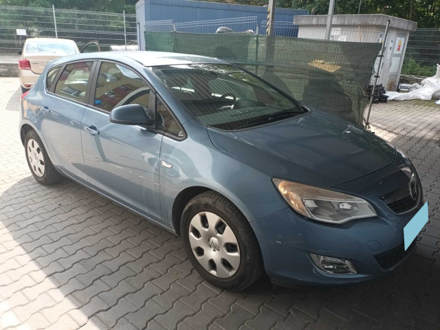 Opel Astra 2012