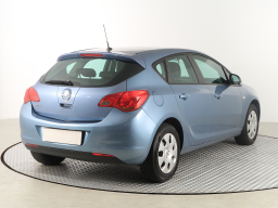 Opel Astra 2012
