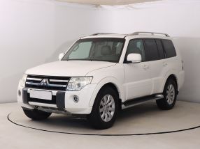 Mitsubishi Pajero - 2011