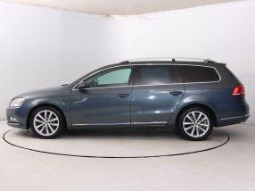 Volkswagen Passat - 2011